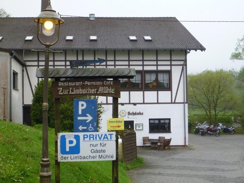 Zur Limbacher Muhle Pension Limbach  Buitenkant foto